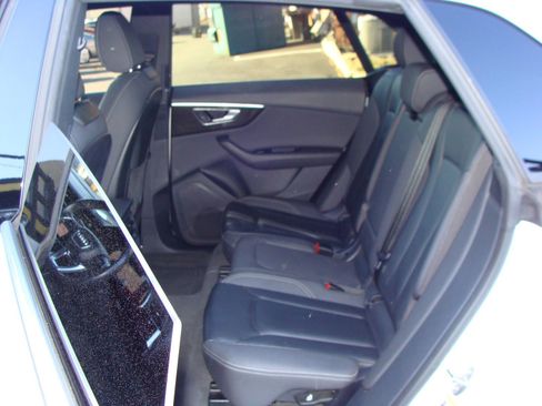 Used 2019 Audi Q8 Premium w/ Convenience Package image 8