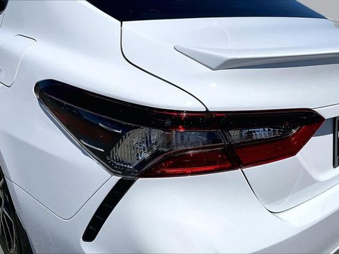 Used 2022 Toyota Camry SE FWD image 28