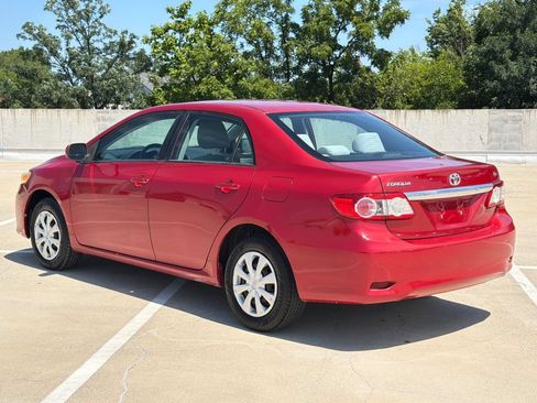 Used 2011 Toyota Corolla LE FWD image 3