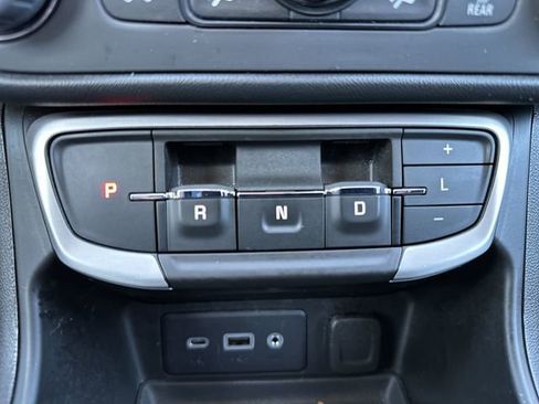 Used 2023 GMC Terrain SLE w/ Driver Convenience Package FWD image 24