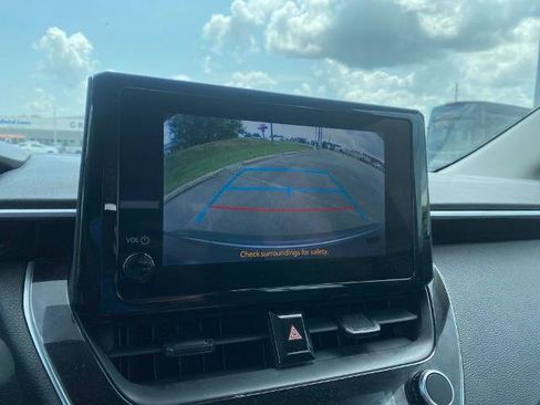 Used 2024 Toyota Corolla LE FWD image 21