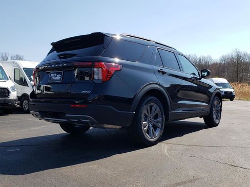 New 2026 Ford Explorer Active AWD/4WD image 4