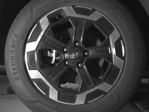 Used 2025 Hyundai Santa Fe SEL FWD image 15