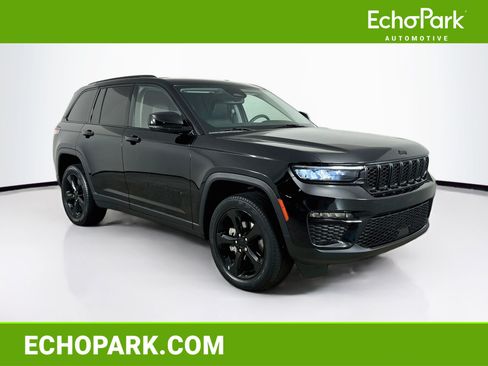Used 2023 Jeep Grand Cherokee Limited w/ Black Appearance Package AWD/4WD image 1
