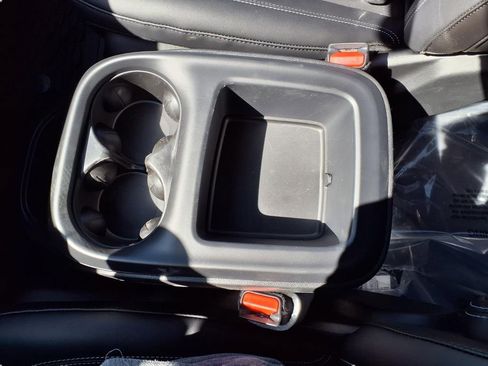 New 2026 Chrysler Pacifica Select image 10