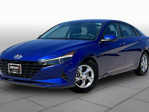 Used 2021 Hyundai Elantra SE FWD image 1