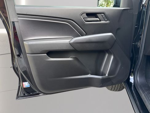 Used 2023 Chevrolet Colorado Trail Boss w/ Technology Package AWD/4WD image 18