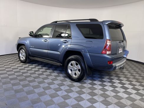 Used 2004 Toyota 4Runner SR5 AWD/4WD image 3
