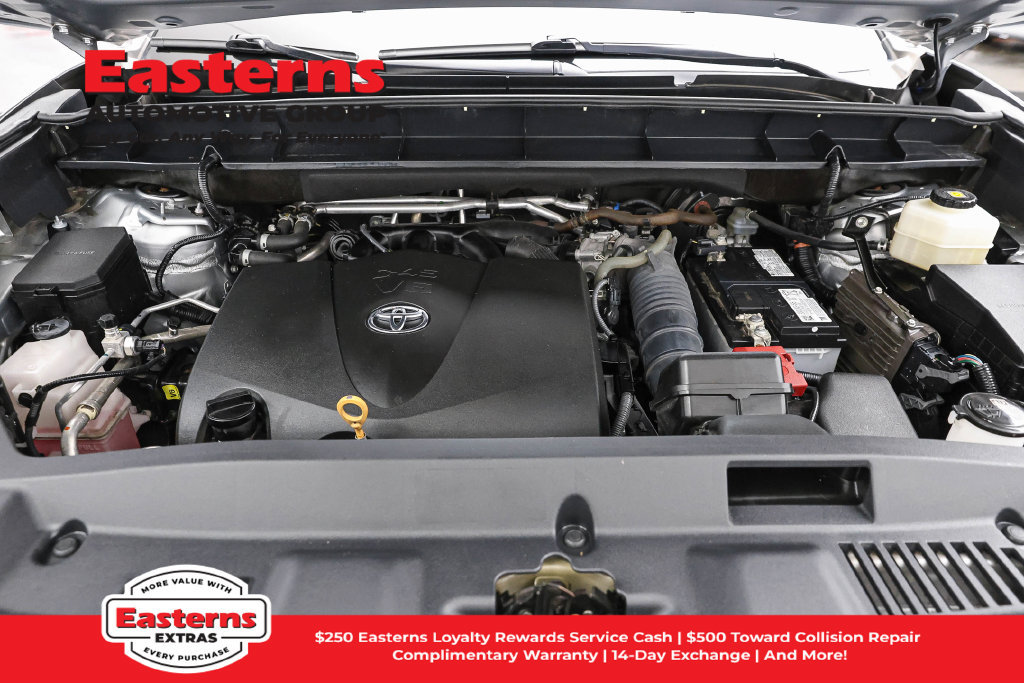 Used 2021 Toyota Highlander XLE FWD image 8