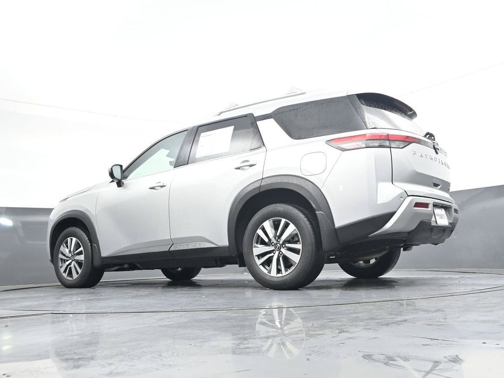 Certified 2025 Nissan Pathfinder SL FWD image 42