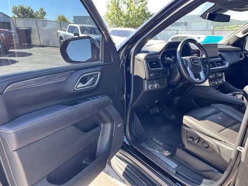 Used 2023 GMC Yukon XL SLT AWD/4WD image 14