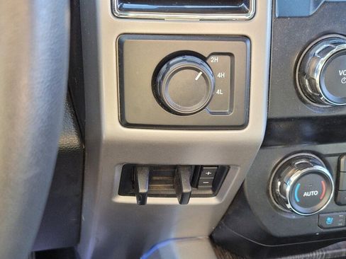 Used 2020 Ford F250 Lariat w/ Lariat Value Package image 21