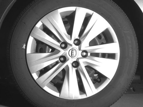 Used 2025 Nissan Sentra S FWD image 9