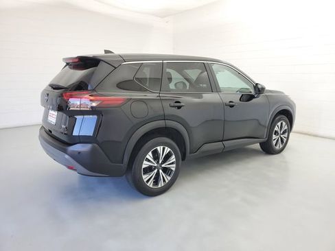 Used 2023 Nissan Rogue SV image 5