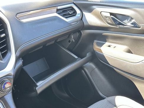 Used 2021 GMC Acadia SLE w/ Driver Convenience Package FWD image 32