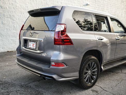 Used 2021 Lexus GX 460 Premium w/ Accessory Package AWD/4WD image 14