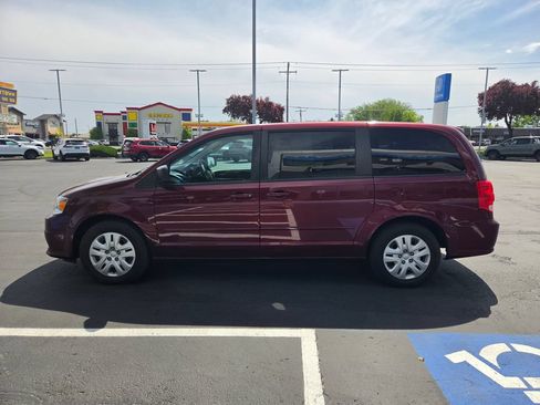 Used 2017 Dodge Grand Caravan SE w/ Power Window Group FWD image 29