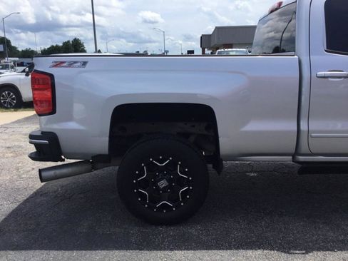 Used 2015 Chevrolet Silverado 2500 LT w/ LT Convenience Package AWD/4WD image 11