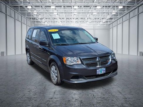 Used 2013 Dodge Grand Caravan American Value Package w/ UConnect Hands-Free Group FWD image 7