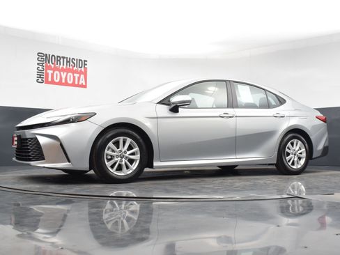 Used 2025 Toyota Camry LE image 25