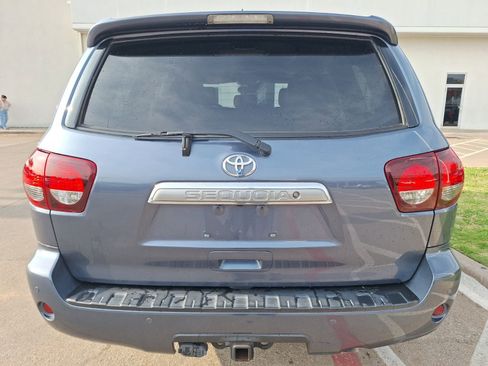 Used 2018 Toyota Sequoia Limited w/ Safety & Convenience Package image 5