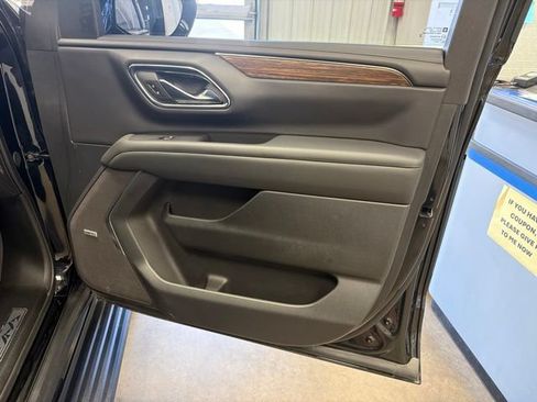 Used 2024 Chevrolet Suburban High Country AWD/4WD image 23