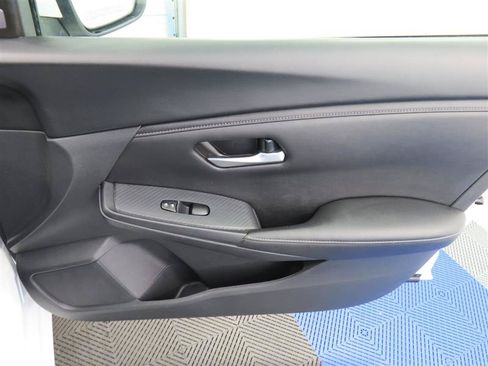 Used 2025 Nissan Sentra SV FWD image 31