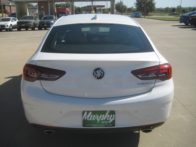 Used 2020 Buick Regal Essence FWD image 4