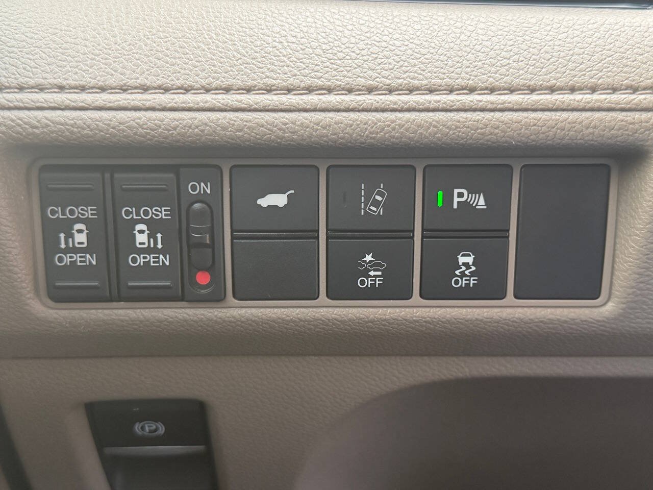 Used 2018 Honda Odyssey Elite image 14