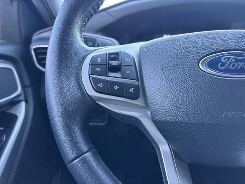 Used 2022 Ford Explorer XLT w/ Equipment Group 202A image 28
