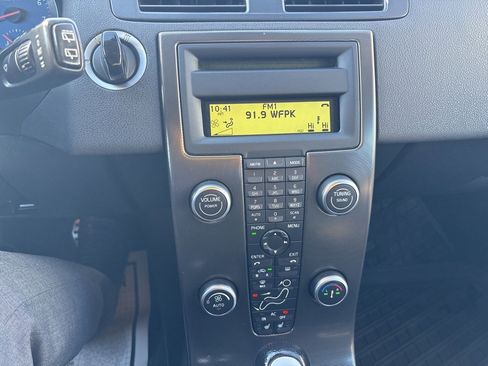 Used 2013 Volvo C30 T5 R-Design image 20