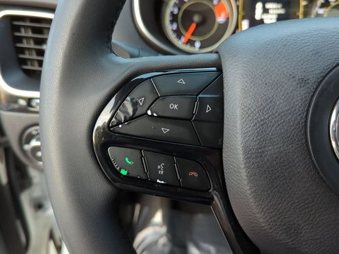 Used 2020 Jeep Cherokee Latitude Plus FWD image 10