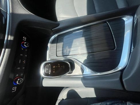 Used 2020 Buick Enclave Premium w/ Sun and Sites Package AWD/4WD image 25