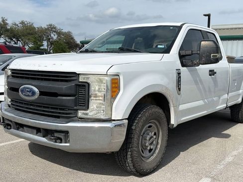 Used 2017 Ford F250 XL w/ Power Equipment Group RWD image 13