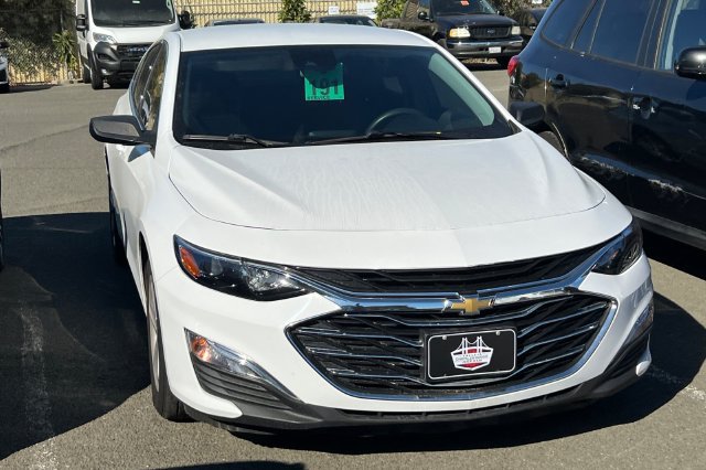 Used 2023 Chevrolet Malibu LS FWD image 2