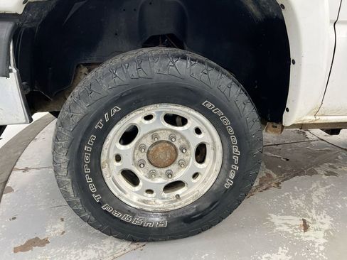 Used 2003 Chevrolet Silverado 2500 LS image 23