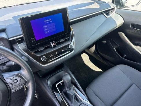 Used 2025 Toyota Corolla LE FWD image 30