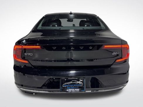 Used 2023 Volvo S90 B6 Plus image 8