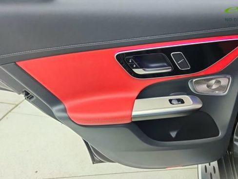 Used 2024 Mercedes-Benz GLC 300 4MATIC image 34