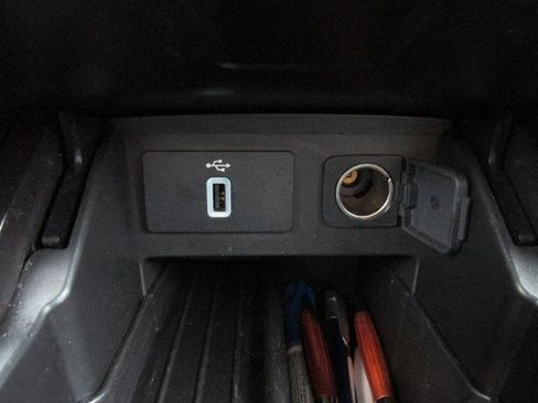 Used 2017 Ford Explorer XLT w/ Equipment Group 202A image 14