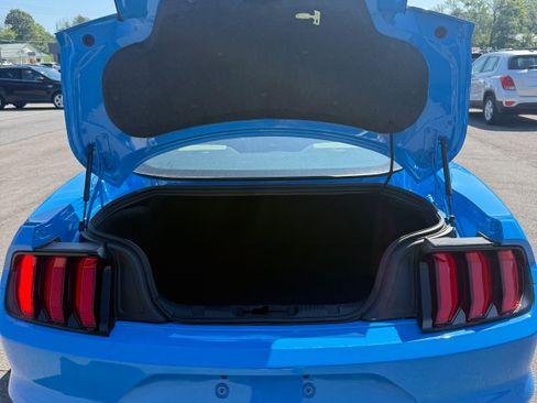 Used 2022 Ford Mustang Coupe RWD image 16