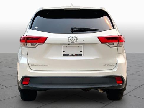Used 2018 Toyota Highlander XLE AWD/4WD image 5