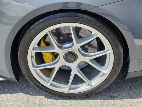 Certified 2025 Porsche 911 GT3 RWD image 11
