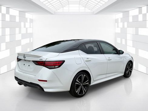 Used 2022 Nissan Sentra SR w/ Electronics Package FWD image 7