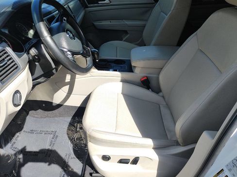 Used 2018 Volkswagen Atlas SE image 19