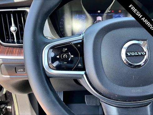 Used 2023 Volvo XC60 B5 Plus w/ Protection Package Premier FWD image 13