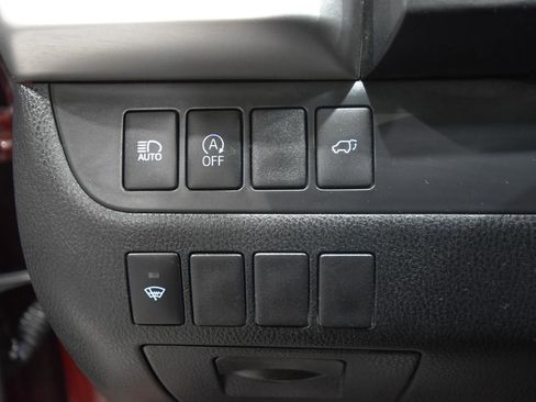 Used 2019 Toyota Highlander XLE AWD/4WD image 13