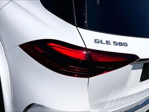 Used 2024 Mercedes-Benz GLE 580 4MATIC image 22