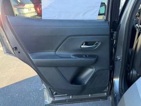 New 2026 Nissan Kicks SR FWD image 15