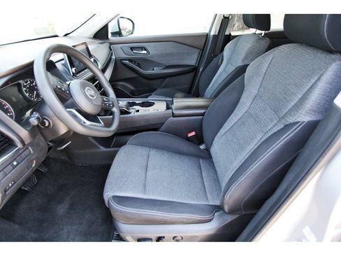 Used 2021 Nissan Rogue SV FWD image 6
